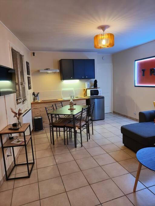 Appartement Gare Hyper Centre Ville Troyes Esterno foto